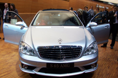 Mercedes-Benz sedan marked up by 630,000 yuan